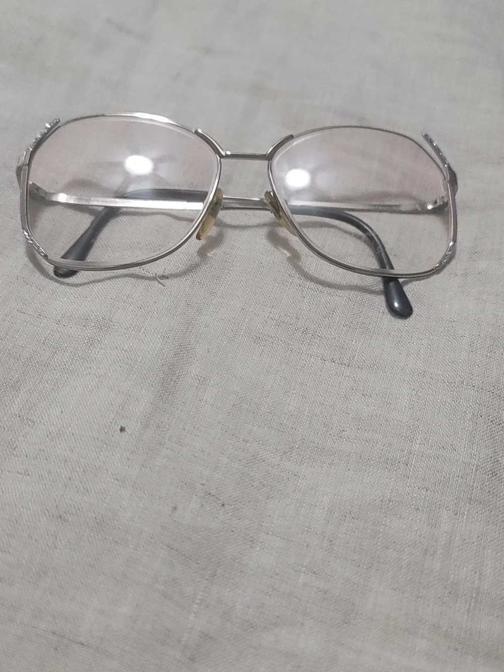 Women's Silver Metal Rim Vintage 70s Eyeglasses with Bling Temple Tips